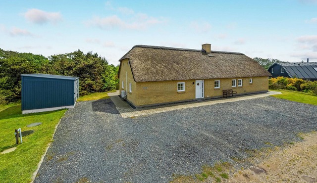 Stunning home in Skjern with kitchen