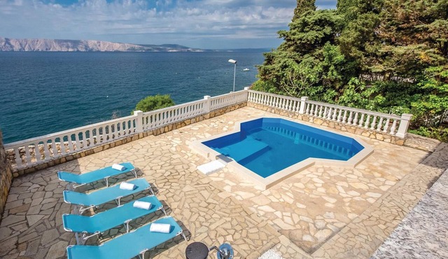 Stunning home in Smokvica