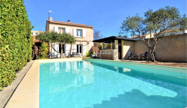 Stunning Home In Sorgues