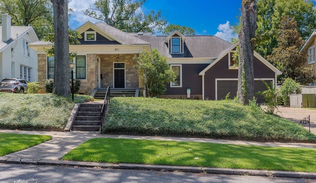Stunning Home in South Highland