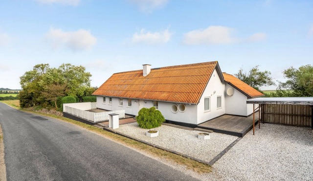 Stunning home in Spøttrup with WiFi