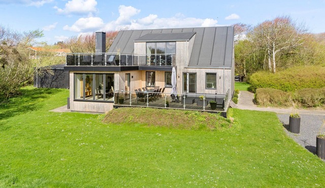 Stunning home in Spøttrup with WiFi