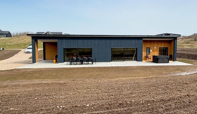 Stunning home in Spøttrup with sauna