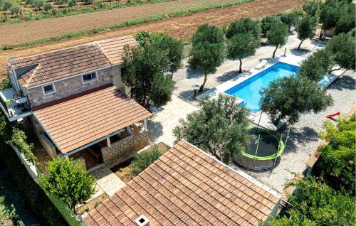 Stunning Home In Ston