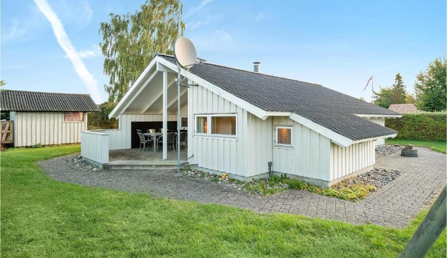 Stunning Home In Strøby With Wifi