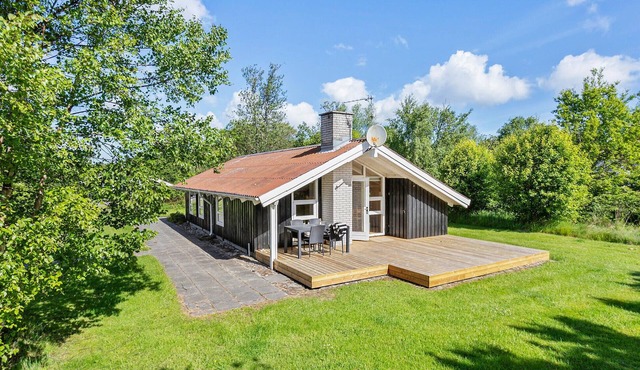 Stunning home in Strandby with WiFi