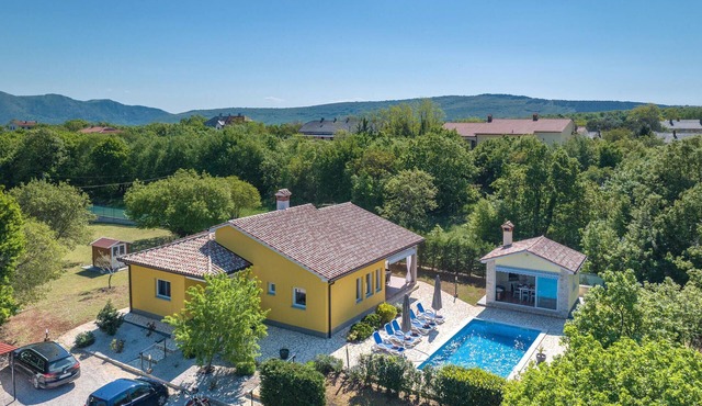 Stunning home in Strmac