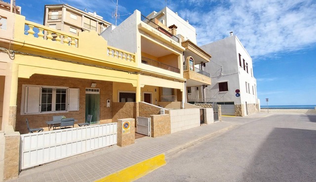 Stunning home in Sueca with WiFi