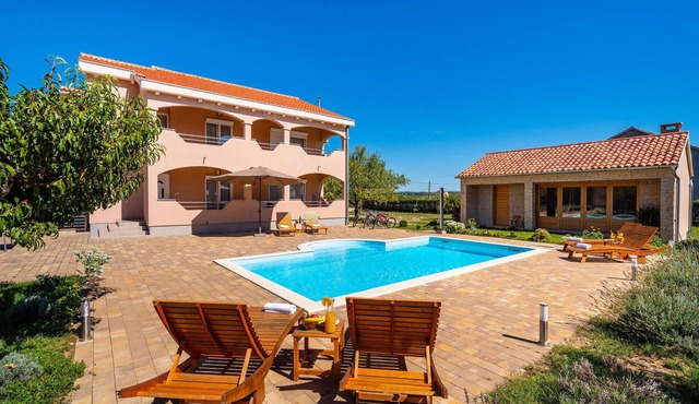 Stunning home in Suhovare