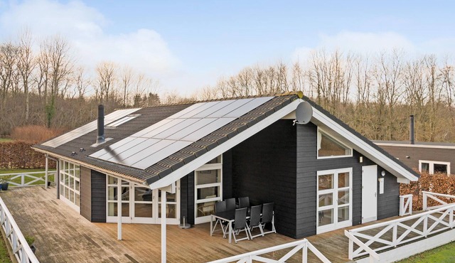 Stunning home in Sydals with WiFi