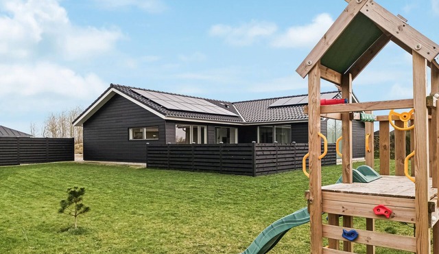Stunning home in Tarm with kitchen