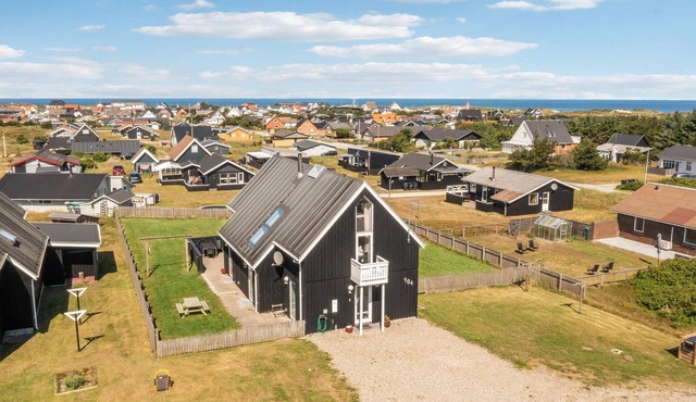 Stunning home in Thisted with kitchen