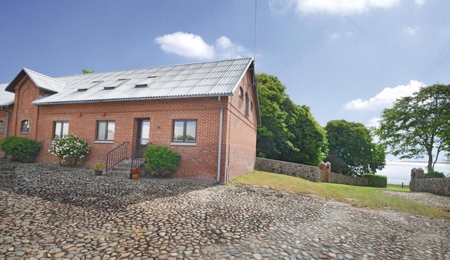 Stunning home in Thyholm with kitchen