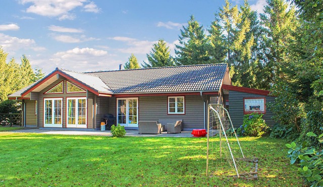Stunning home in Toftlund with WiFi