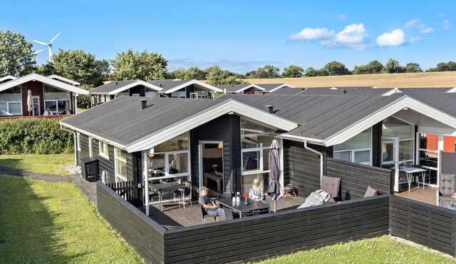 Stunning home in Tranekær with kitchen