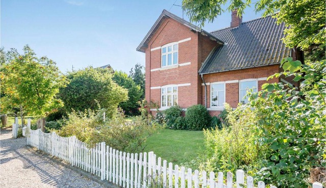 Stunning Home In Tranekær With Wifi