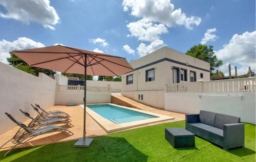 Stunning Home In Turís