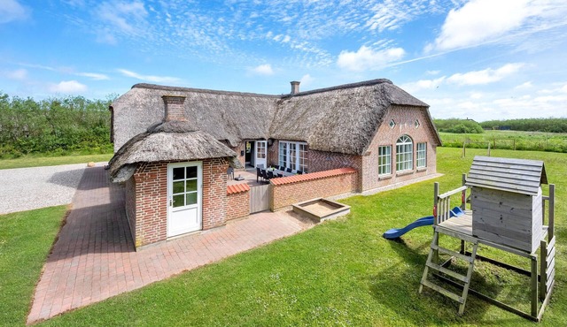 Stunning home in Ulfborg with sauna