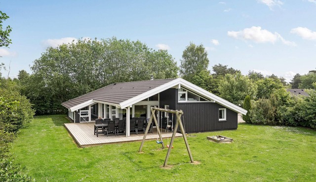 Stunning home in Væggerløse with sauna
