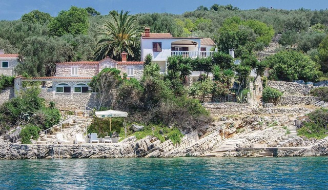 Stunning home in Vela Luka with kitchen