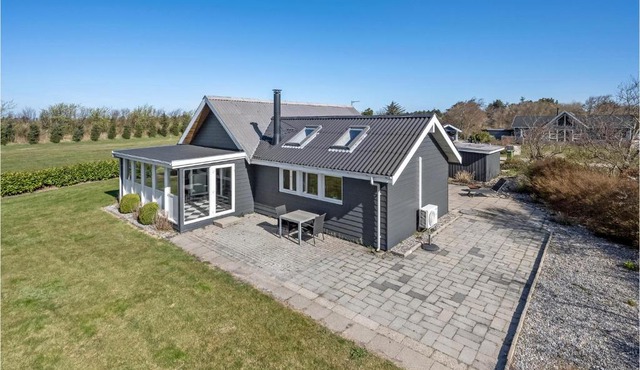 Stunning Home In Vemb With Wifi