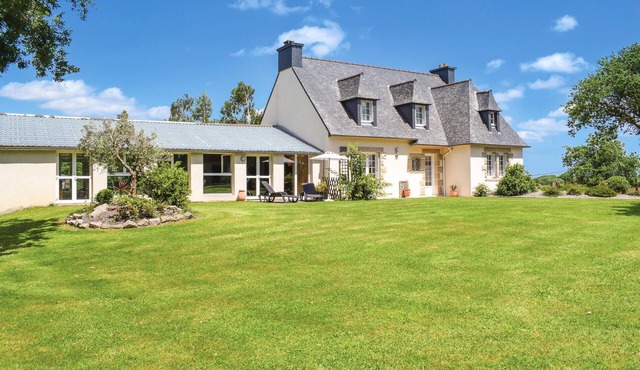 Stunning home in Yvias with sauna