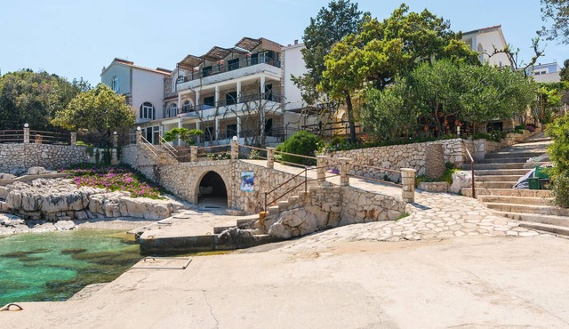 Stunning home in Zastrazisce with house sea view