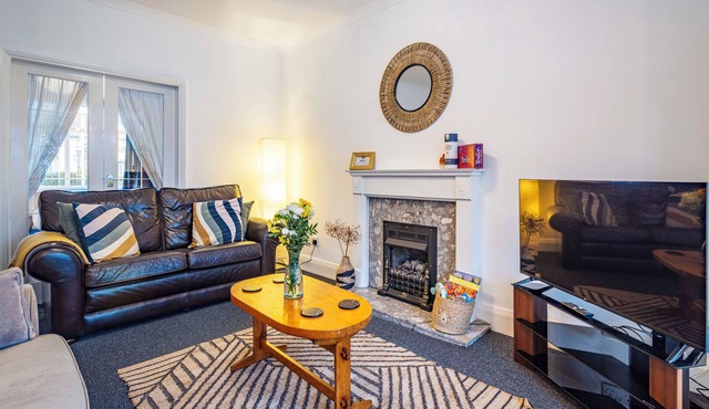 Stunning Home Next to Nottingham University | Off-Street Parking | Sleeps 8