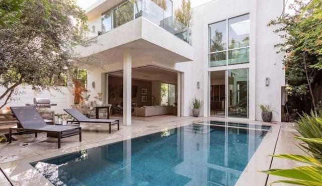 Stunning Home - Pool & Hot Tub - Fire Pit
