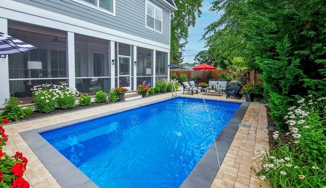 Stunning Home w/Pool! 10BR/9.5BA, Sleeps 22