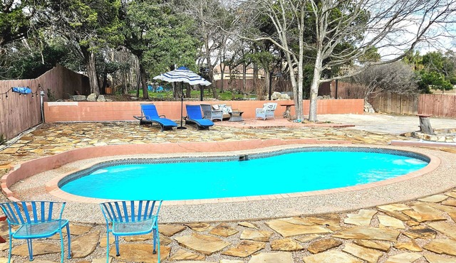 Stunning Home w/private POOL Amazing LAKE Views & Sleeps 12