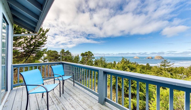 Stunning home with ocean view - spacious deck with nice view