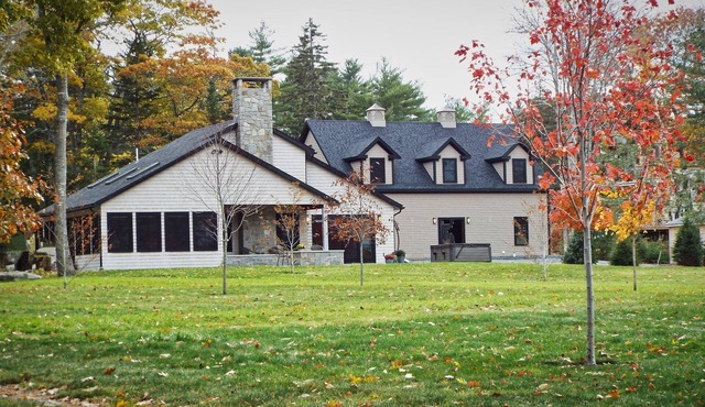 Stunning house & setting! Spectacular views. Book now for your preferred dates.