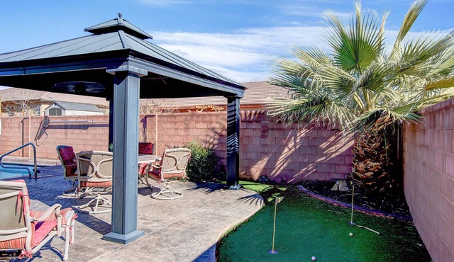 STUNNING/IMMACULATE4bd/2ba PrivatePool/WaterSLIDE new beds!BOOK