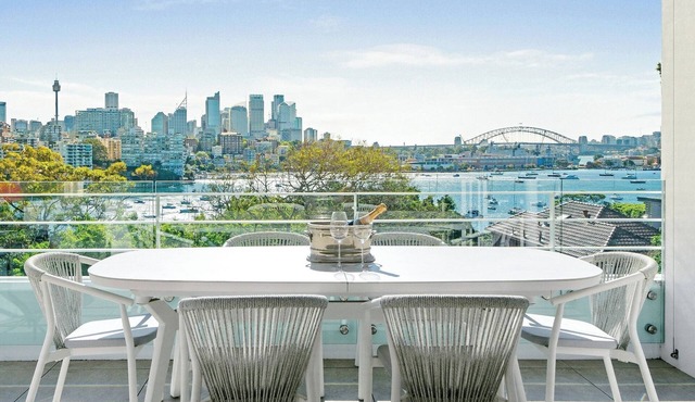 Stunning in Darling Point with Sydney Harbour Views