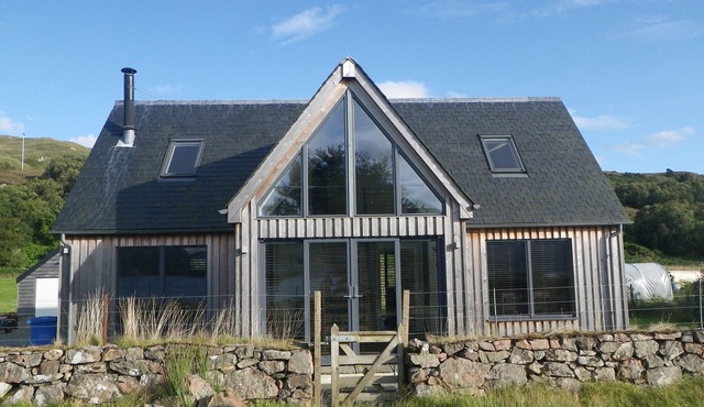 Stunning Individually Designed Property On Shore In The Village Of Glenelg