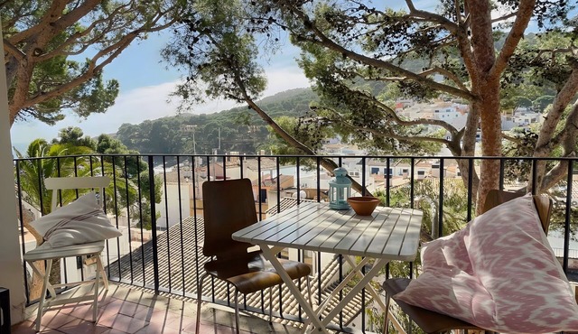 Stunning & Intimate views. Terrace + Rooftop. Wifi