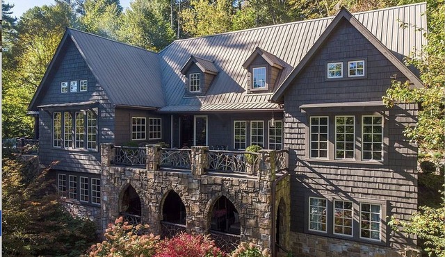 STUNNING Island Life in the Middle of Lake Glenville