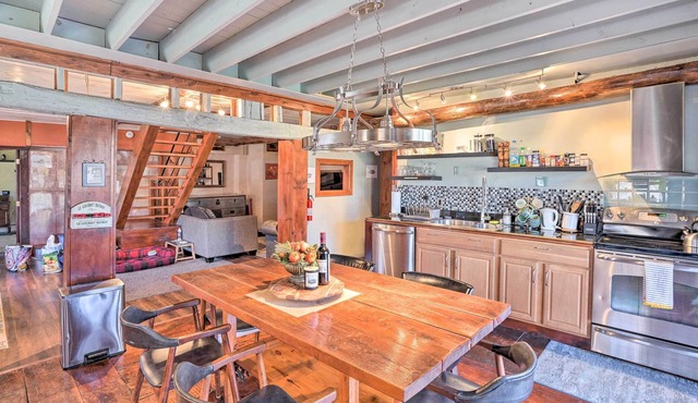 Stunning Jefferson Retreat w/ Fire Pit