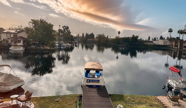 Stunning Lake ForestnEstate by Private Lake 4 BedroomnHome with EnchantingnViews