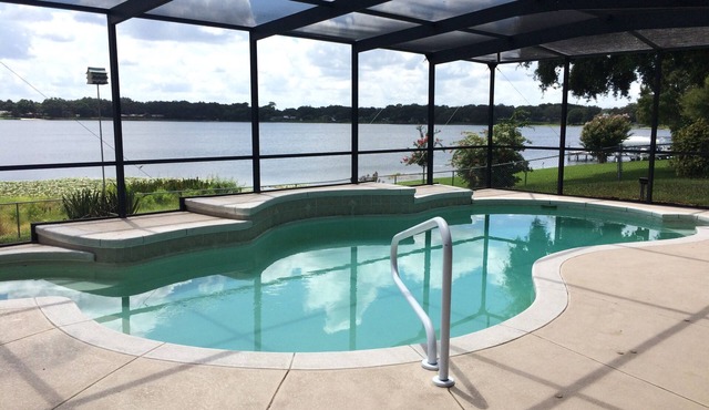 Stunning Lake Front Home on Lake Whistler - Perfect for all the Family to Enjoy!