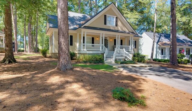 Stunning Lake Oconee Retreat w/Pool Access!