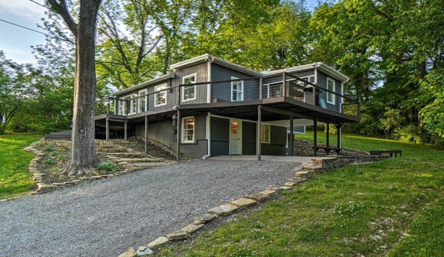Stunning Lake-View Home 22 Mi to Nashville!