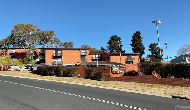 Stunning lake views. Cosy three bed apartment. Great in winter or summer.