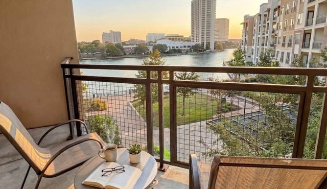 Stunning Lake Views | DART Train | Gym & Pool
