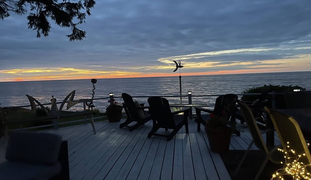 Stunning Lake Views From This Artistic Getaway