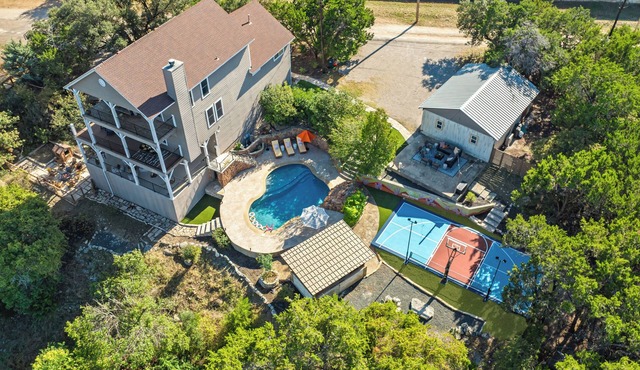 Stunning Lake Views -Pickleball, Heated Pool, Golf Simulator