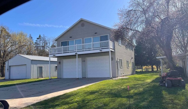 Stunning Lake Views with Balcony - with lake access