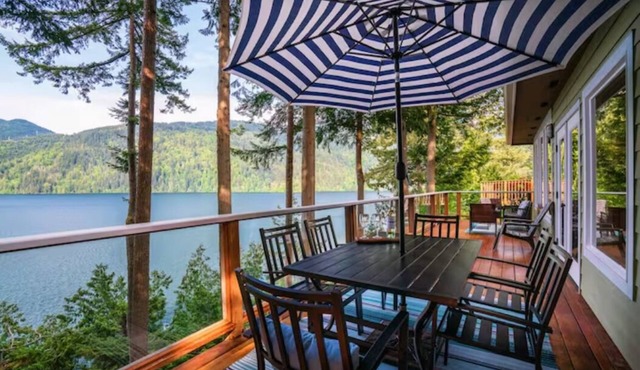 Stunning Lake Whatcom Home - Epic Views and AC!