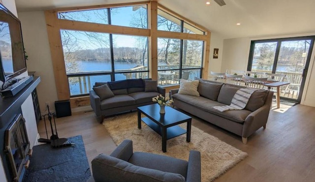 Stunning lakefront 4 season cottage in PEC